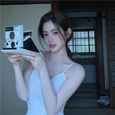 八月月亮的五个娃娃